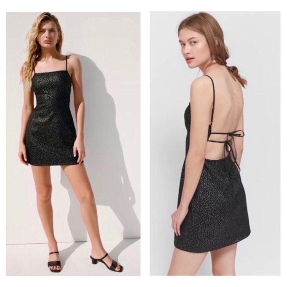 Urban Outfitters Women’s Textured Strappy Back Mini Black Dress Side Zip Size M